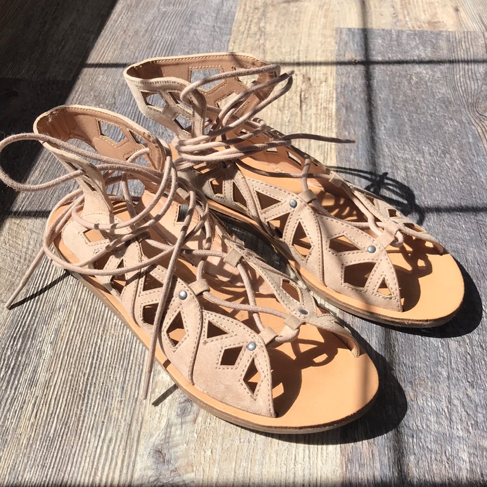 Cute sandals size 8 1/2